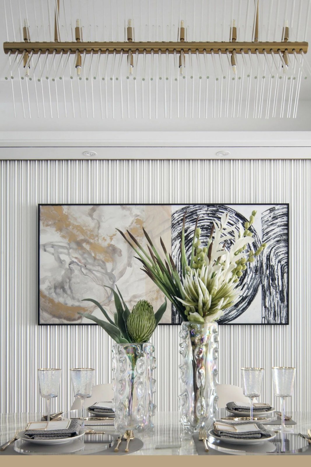 現(xiàn)代簡約風格室內設計家裝案例-餐廳餐桌