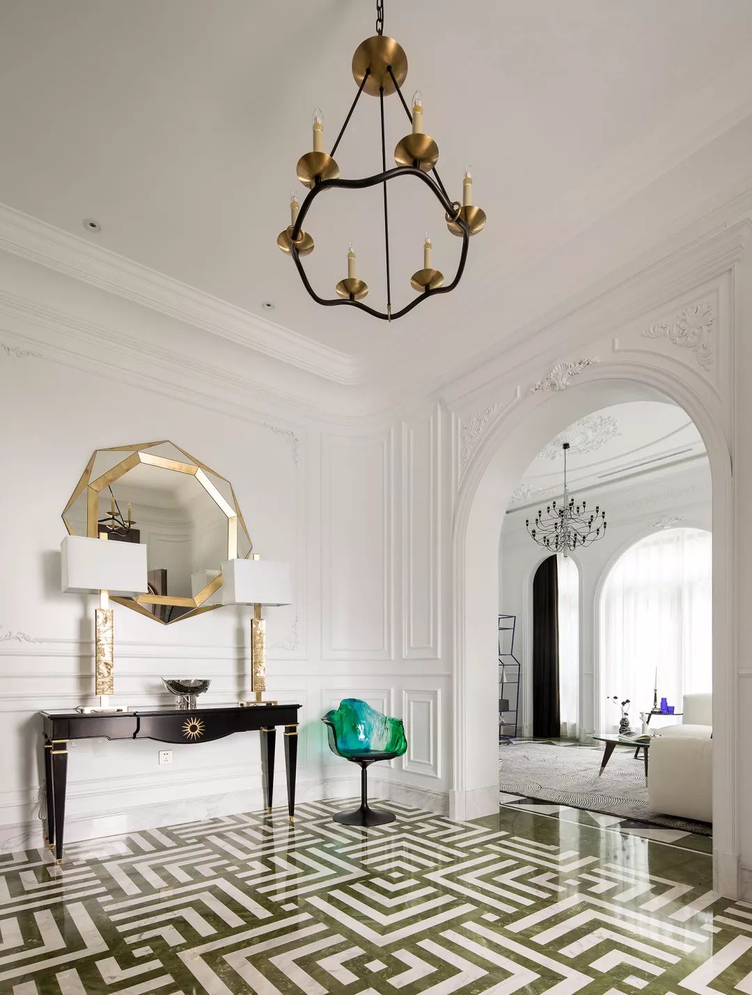 法式風(fēng)格家裝設(shè)計(jì)室內(nèi)裝修效果圖-玄關(guān) 法式風(fēng)格家裝設(shè)計(jì)室內(nèi)裝修效果圖-玄關(guān)