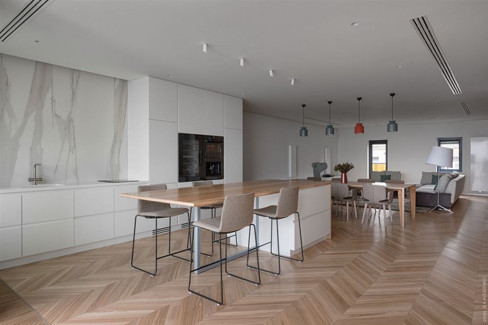 江門市保利大都會(huì)現(xiàn)代簡約風(fēng)格三居室裝修案例