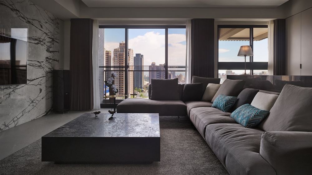 佛山市建投綠地璀璨天城輕奢風(fēng)格三居室裝修案例