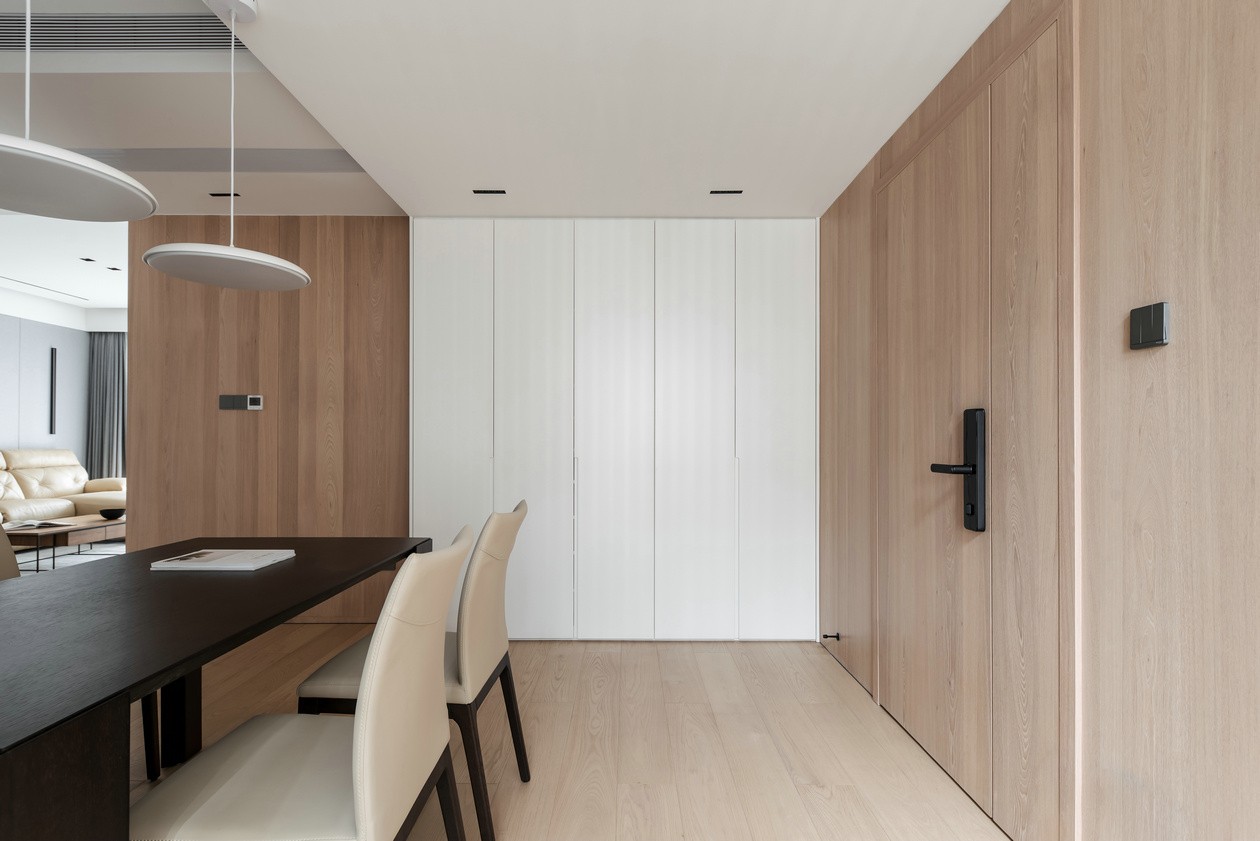 現(xiàn)代極簡原木風(fēng)格室內(nèi)設(shè)計(jì)家裝案例-餐廳 現(xiàn)代極簡原木風(fēng)格室內(nèi)設(shè)計(jì)家裝案例-餐廳